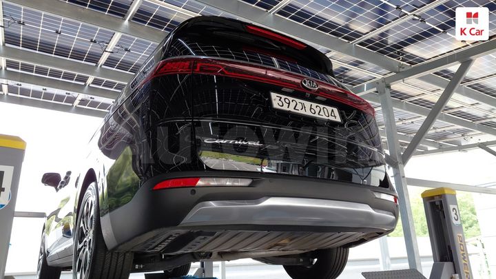 Kia Carnival 2021 KNANE81BBMS063620 — 5