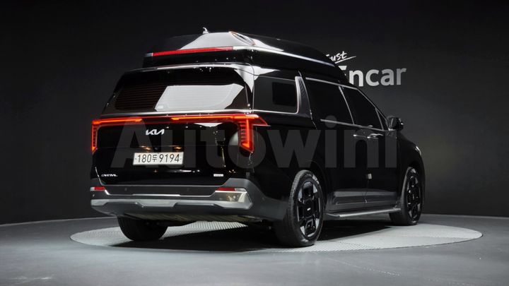 Kia Carnival 2025 — 2