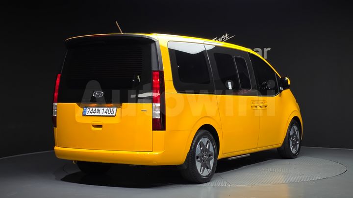 Hyundai Staria 2022 — 2