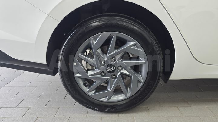 Hyundai Avante 2025 — 5