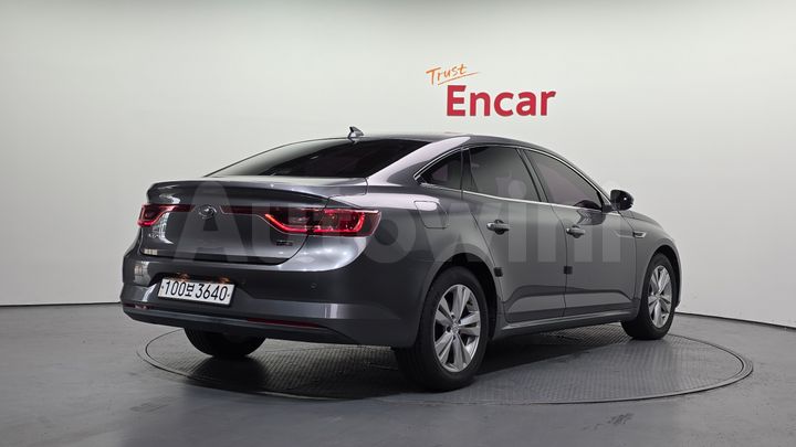 Renault SM6 2016 — 2