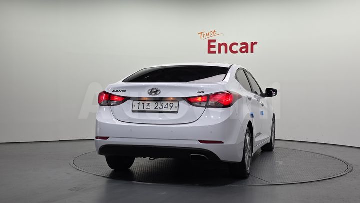 Hyundai Avante 2016 — 4