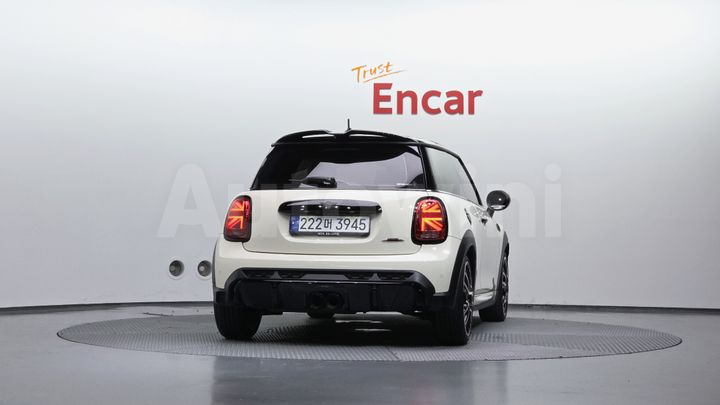 Mini Cooper 2023 — 3