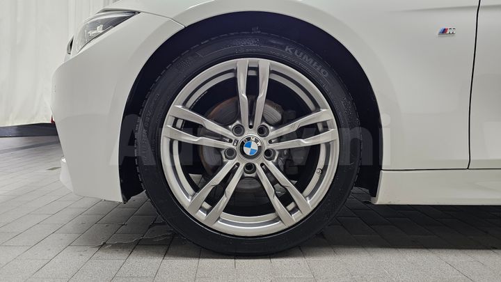 BMW 3 Series 2018 — 5