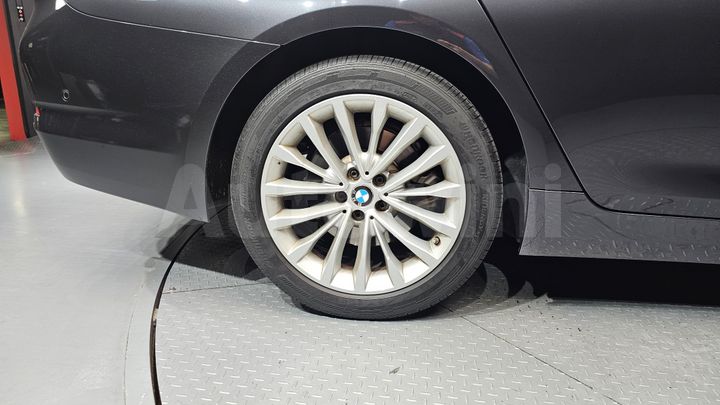 BMW 5 Series 2018 — 5