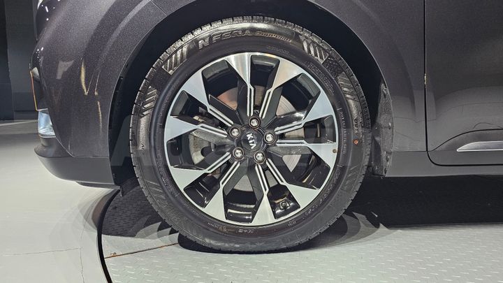 Kia Carnival 2021 — 5