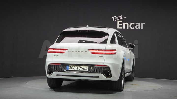 Genesis GV70 2022 — 3