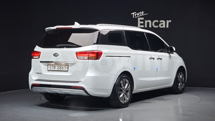 Kia Carnival 2017 — 2