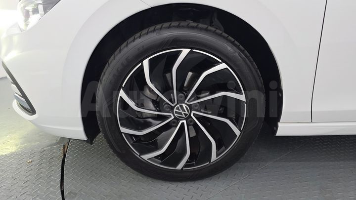 Volkswagen Golf 2024 — 5