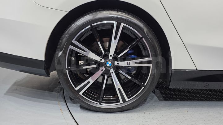 BMW 5 Series 2024 — 5
