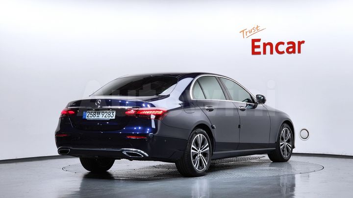 Mercedes-Benz E Class 2022 — 2