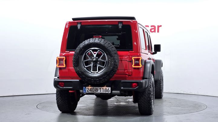 Jeep Wrangler 2024 — 4