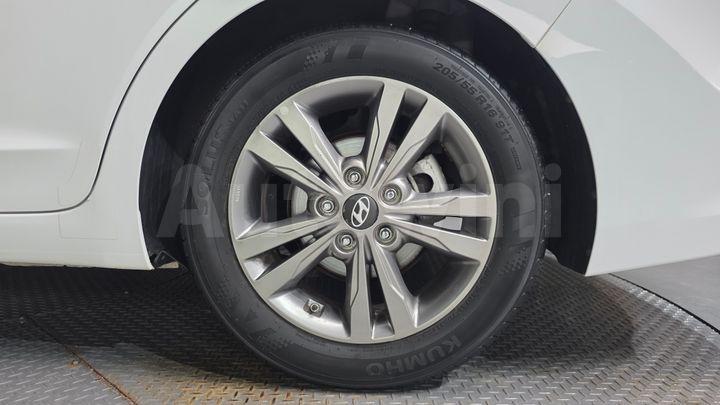 Hyundai Avante 2016 — 5