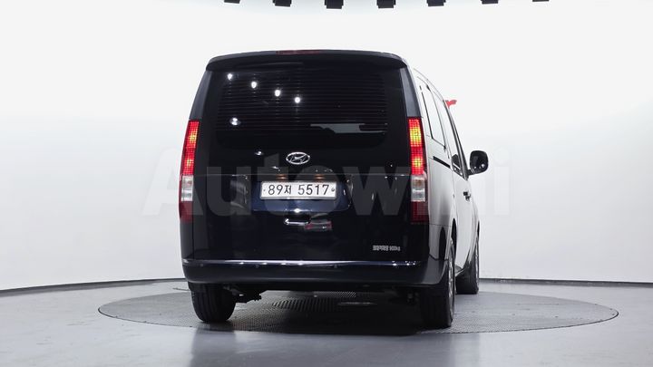 Hyundai Staria 2022 — 4