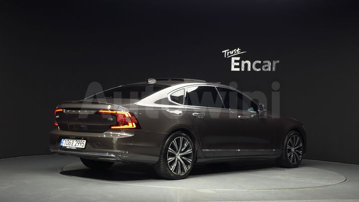 Volvo S90 2021 — 2