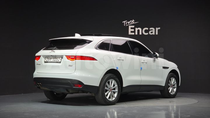 Jaguar F PACE