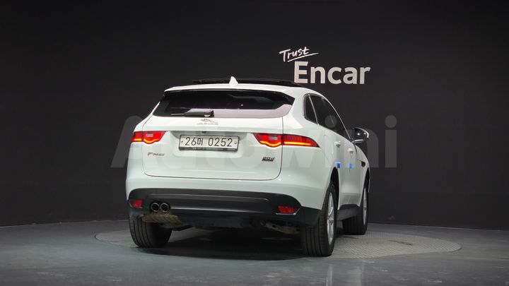Jaguar F PACE 2017 — 4