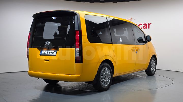 Hyundai Staria 2025 — 2