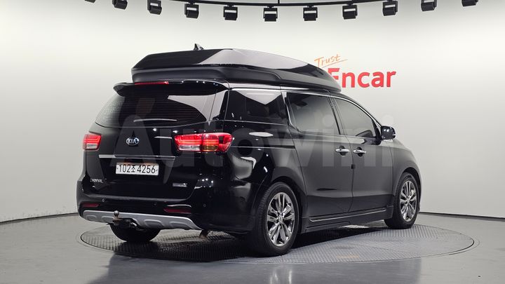 Kia Carnival 2017 — 2
