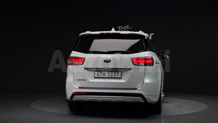Kia Carnival 2015 — 4