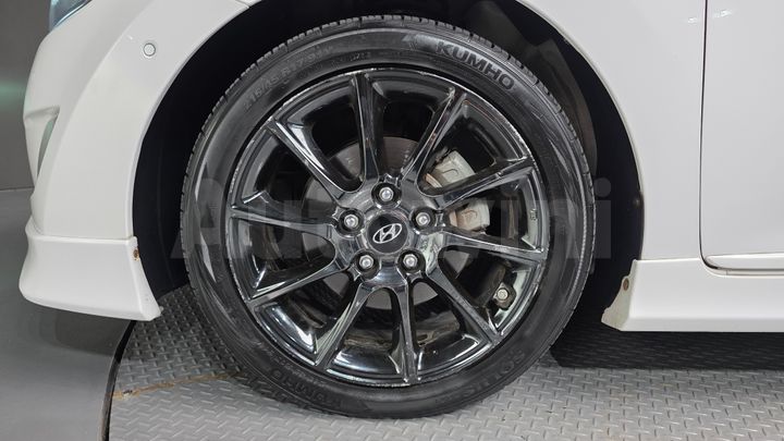Hyundai Avante 2012 — 5