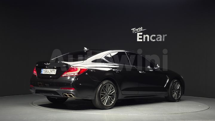 Genesis G70 2018 — 2