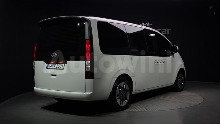 Hyundai Staria 2025 — 2