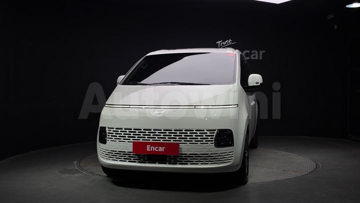 Hyundai Staria 2025 — 3