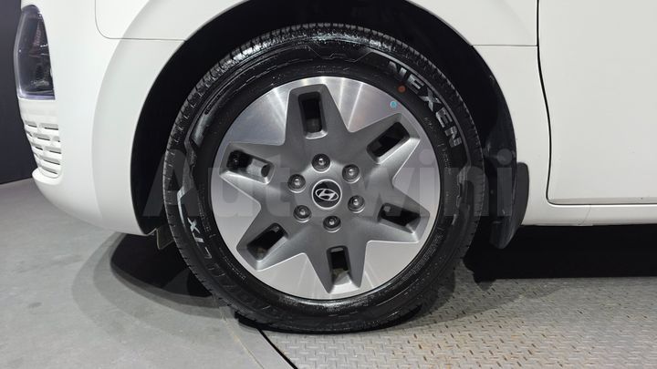 Hyundai Staria 2025 — 5