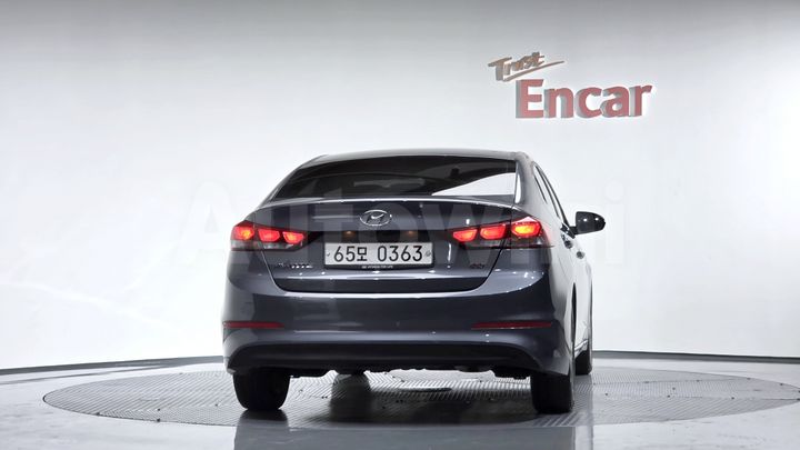 Hyundai Avante 2016 — 3