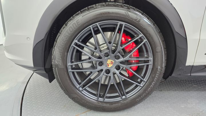 Porsche Cayenne 2025 — 5