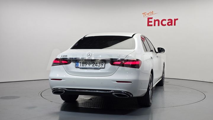 Mercedes-Benz E Class 2023 — 4