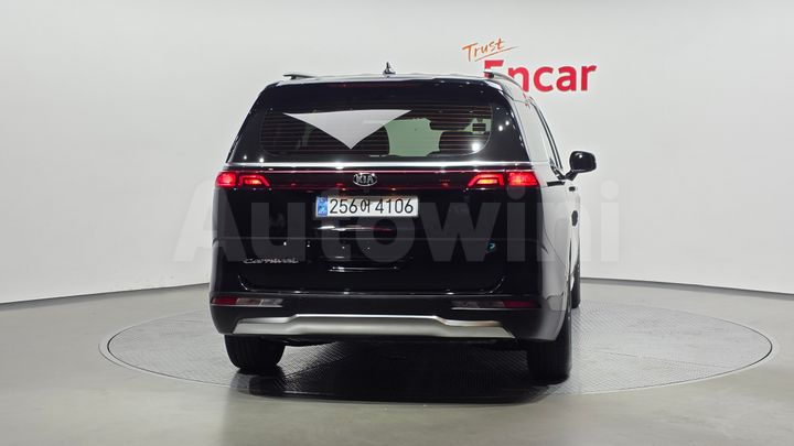 Kia Carnival 2021 — 4