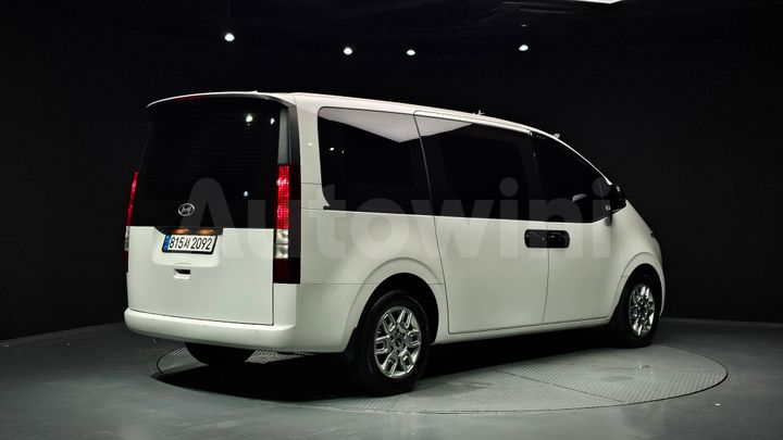 Hyundai Staria 2025 — 2