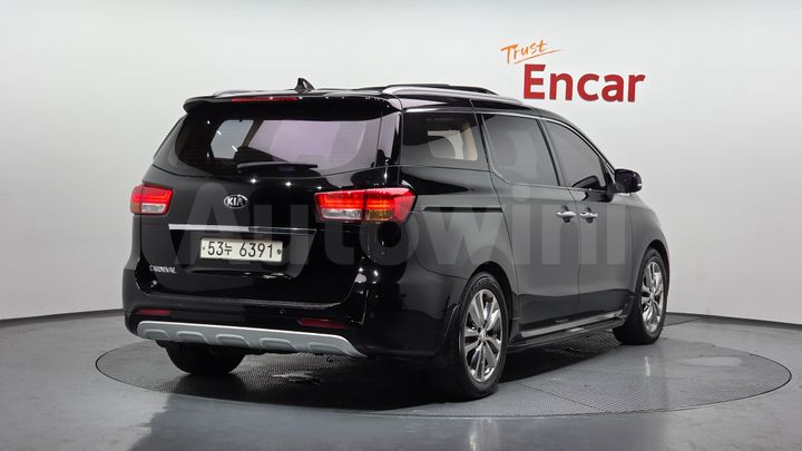 Kia Carnival 2017 — 2