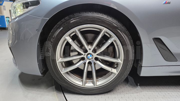 BMW 5 Series 2017 — 5