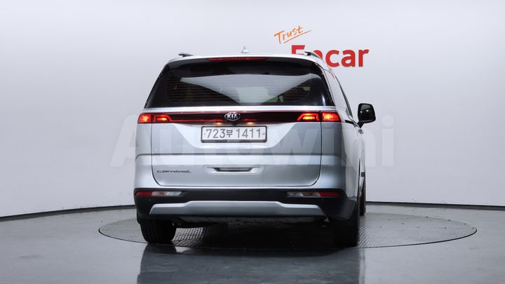 Kia Carnival 2021 — 3