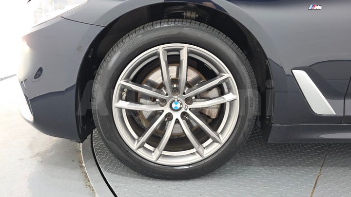 BMW 5 Series 2018 — 5