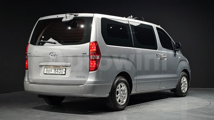 Hyundai Starex 2015 — 2