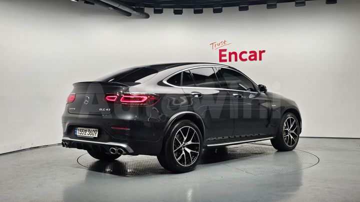 Mercedes Benz GLC Class 2022 — 2
