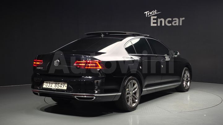 Volkswagen Passat 2018 — 2
