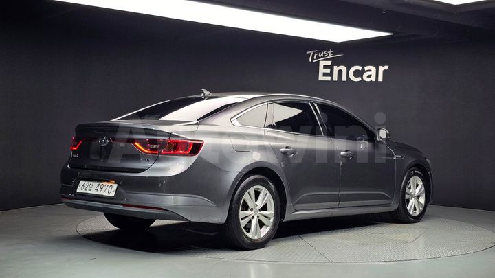 Renault SM6 2016 — 2