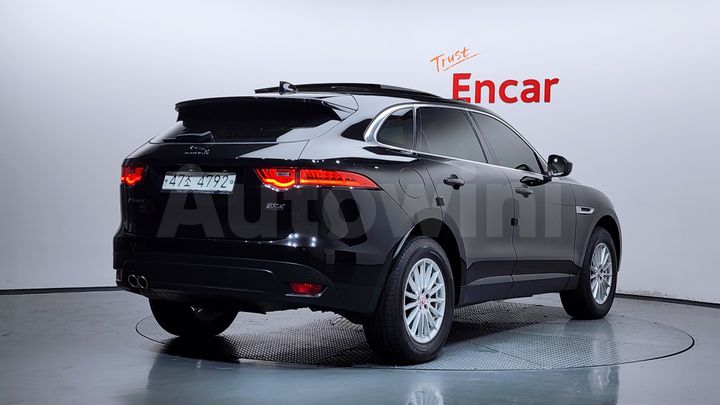 Jaguar F PACE