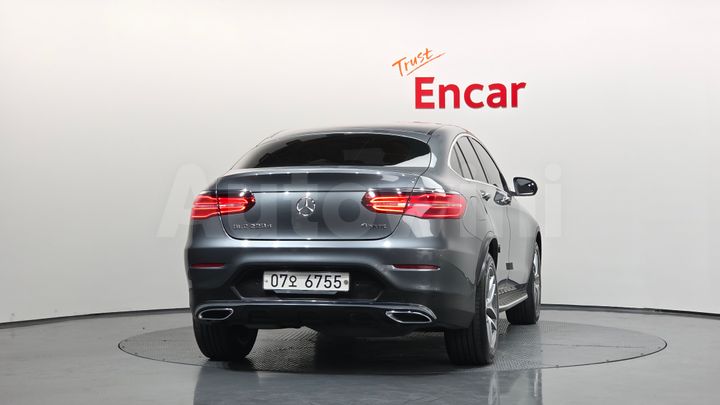 Mercedes Benz GLC Class 2017 — 4