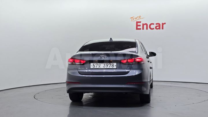 Hyundai Avante 2018 — 4