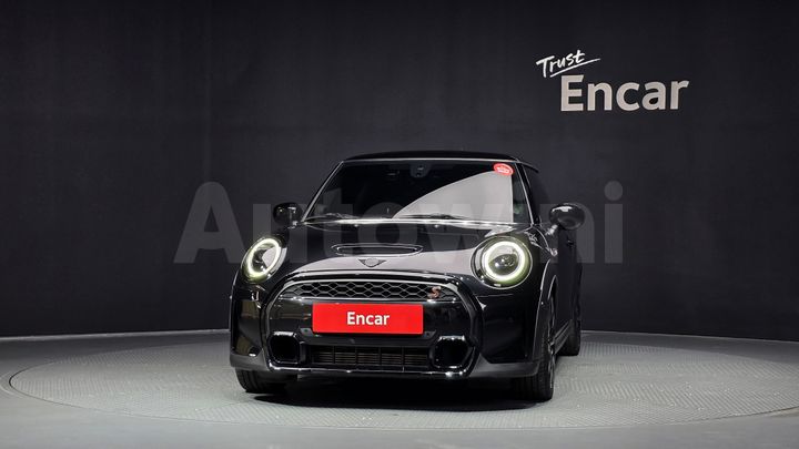 Mini Cooper 2023 — 3