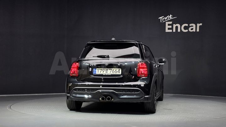 Mini Cooper 2023 — 4