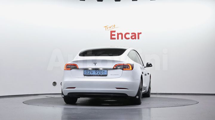 Tesla Model 3 2022 — 4
