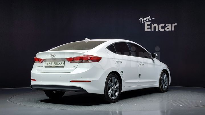 Hyundai Avante 2018 — 3