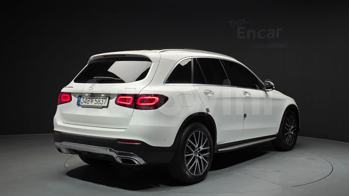 Mercedes-Benz GLC Class 2021 — 2